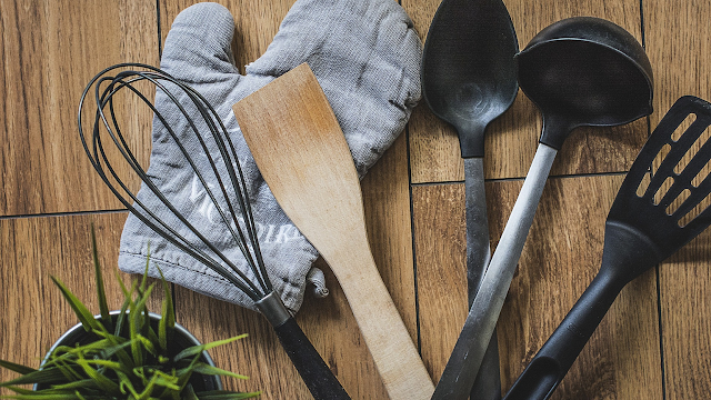 The appropriate equipment in the kitchen can make a huge impact, whether you're a seasoned chef or just getting started in the kitchen. Having the proper equipment in the kitchen can help you save time while still preparing healthy, delicious meals. Here, we'll take a look at the top ten kitchen tools that every home cook should have.
