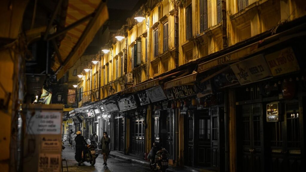 City life, Hanoi, Night