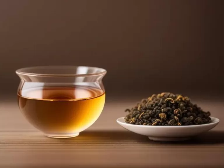 A Smooth Blend of Oolong Tea and Its Rich Heritage